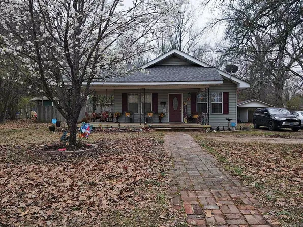 908 E Pine St, Gurdon, AR 71743