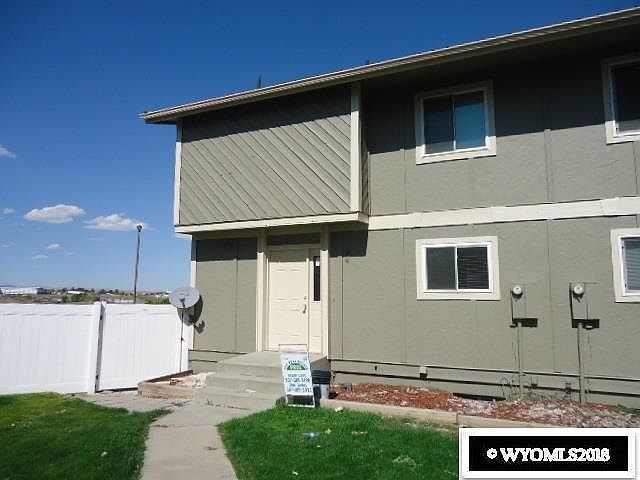 1st image of 857 Moccasin Ln