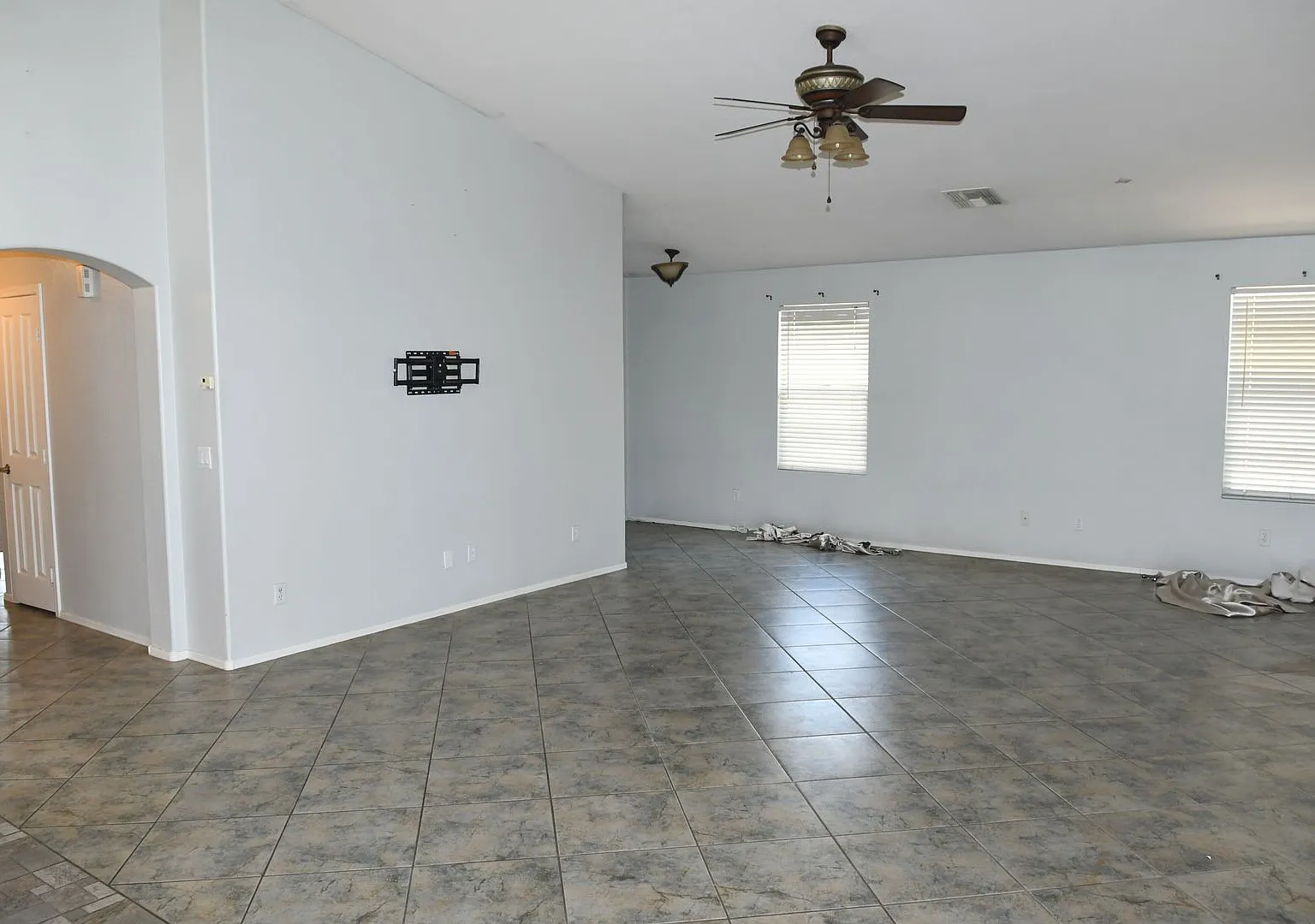 Ideal 4BD/2BA Home w/ *Solar* near Greenway & Loop 303 in Surprise! — Photo 4