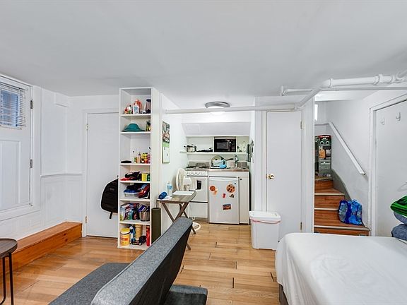 2nd image of 6 Goodwin Pl APT B