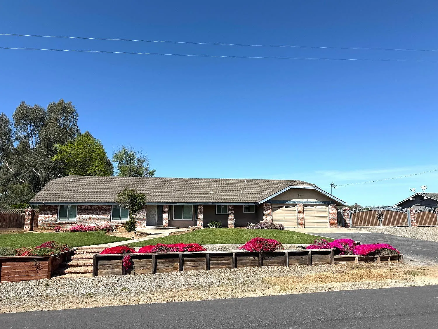 14728 Huntington Rd photo 1