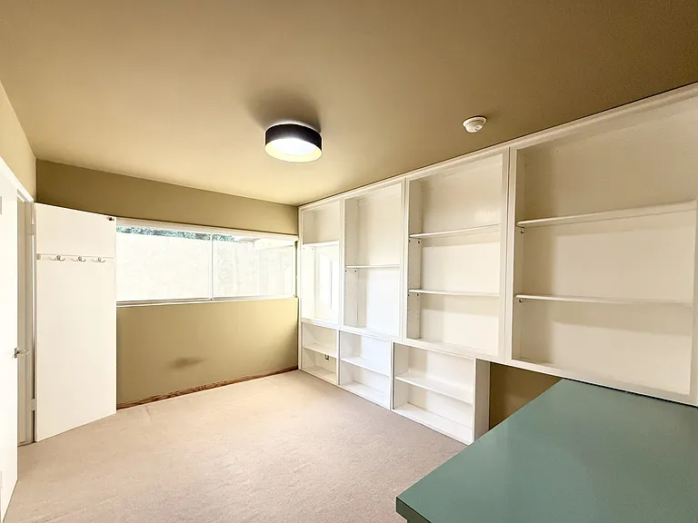 9721 Orangewood Ave — Photo 8