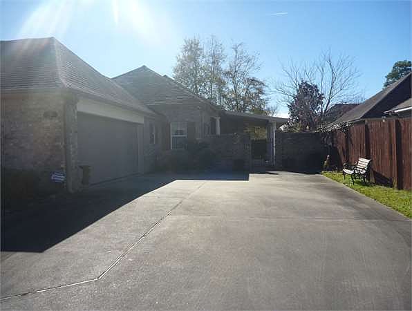 1st image of 239 Pecanwood Dr