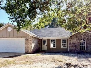 9217 Seahorse Ave, Ocean Springs, MS 39564