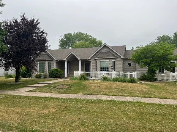 740 Meadowood Ln, Wilmington, IL 60481