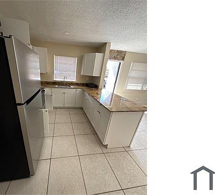 3rd image of 3102 NW 4th Ave APT 2