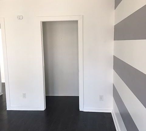 5th image of 1633 S Burlington Ave