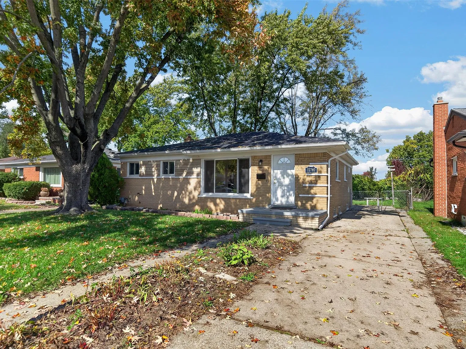 3 bed, 1.5 bath, 1060 sqft, $2,400 — Photo 3