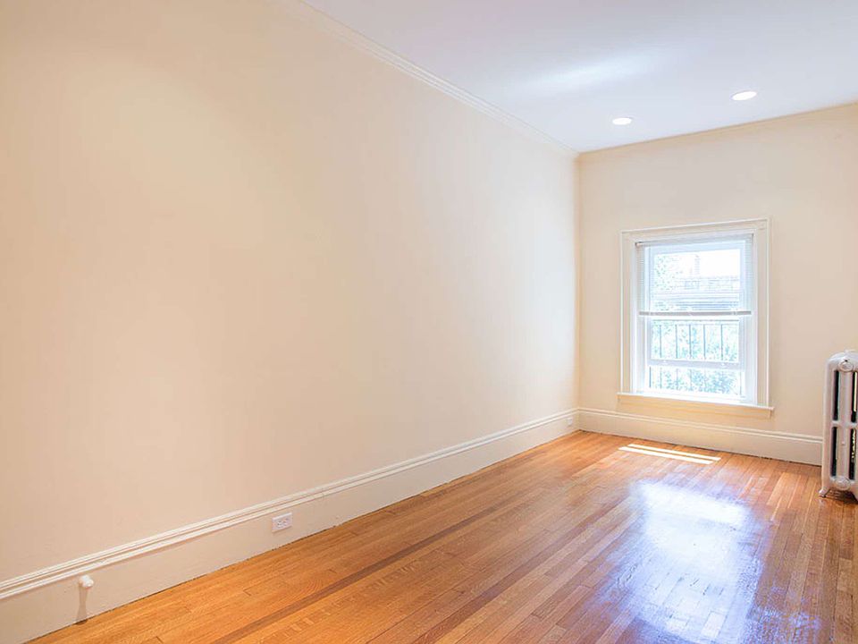 1st image of 379 Commonwealth Ave #12
