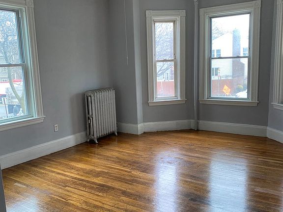 4th image of 322 Gallivan Blvd #1
