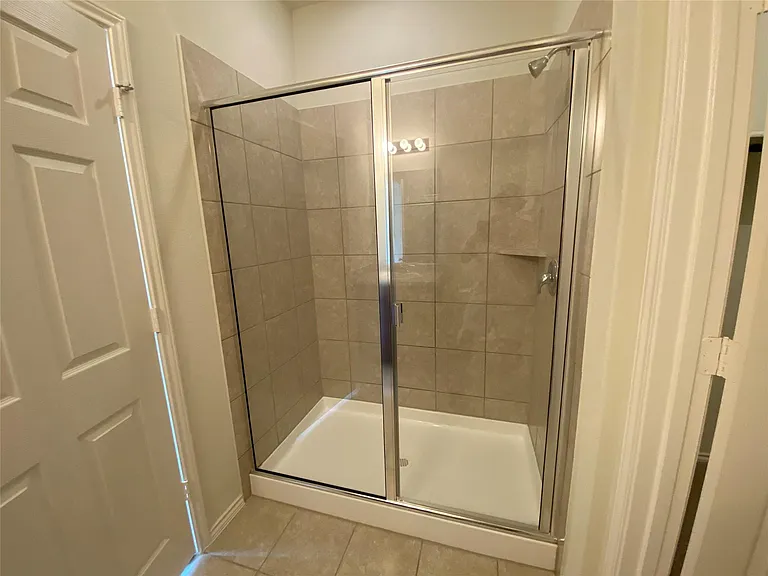 204 Nettletree Dr — Photo 14