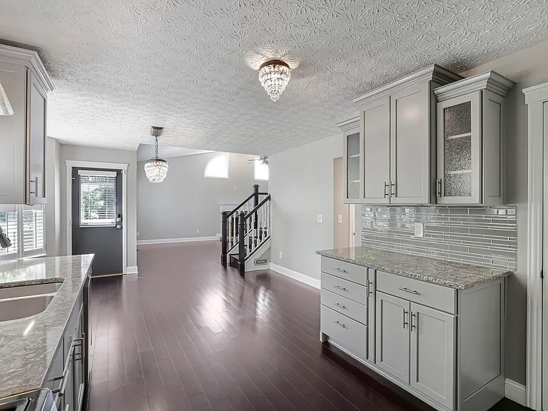 4392 Greensbury Dr — Photo 28