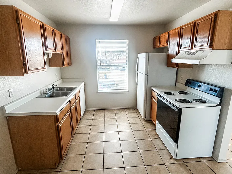 1808 Windward Dr #D — Photo 3