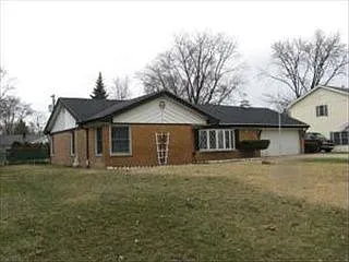 6912 W 113th Pl photo 1