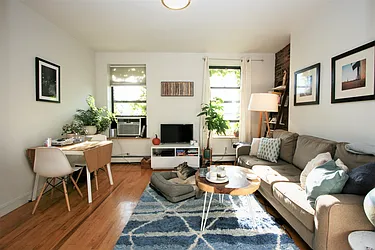 Rented by R New York