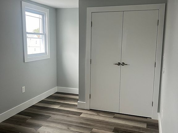 4th image of 165 S Munn Ave Floor 3