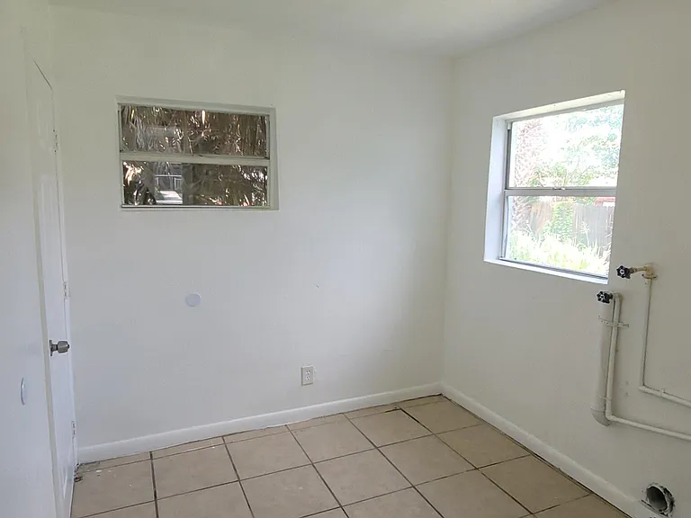 2027 13th Ave S — Photo 16