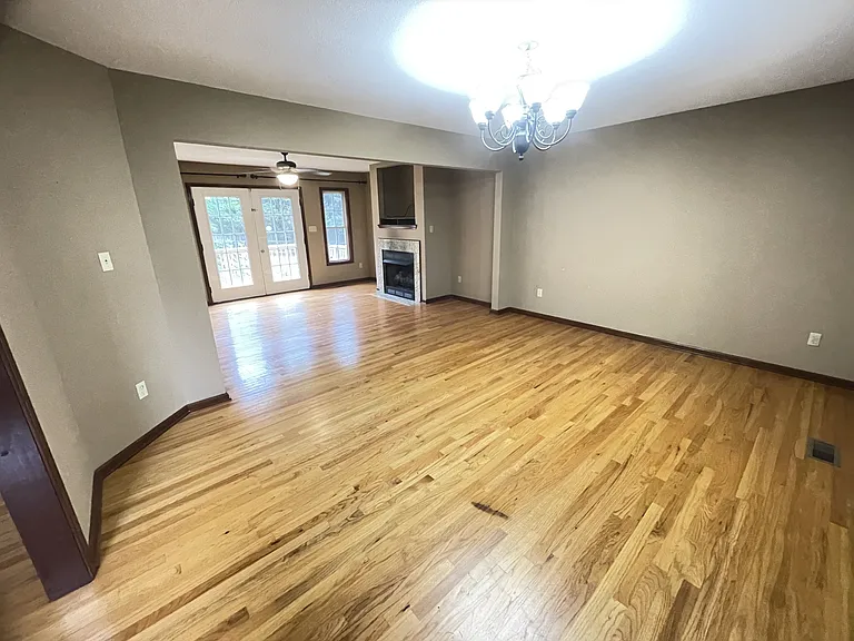 1185 Eller Wood Dr — Photo 6