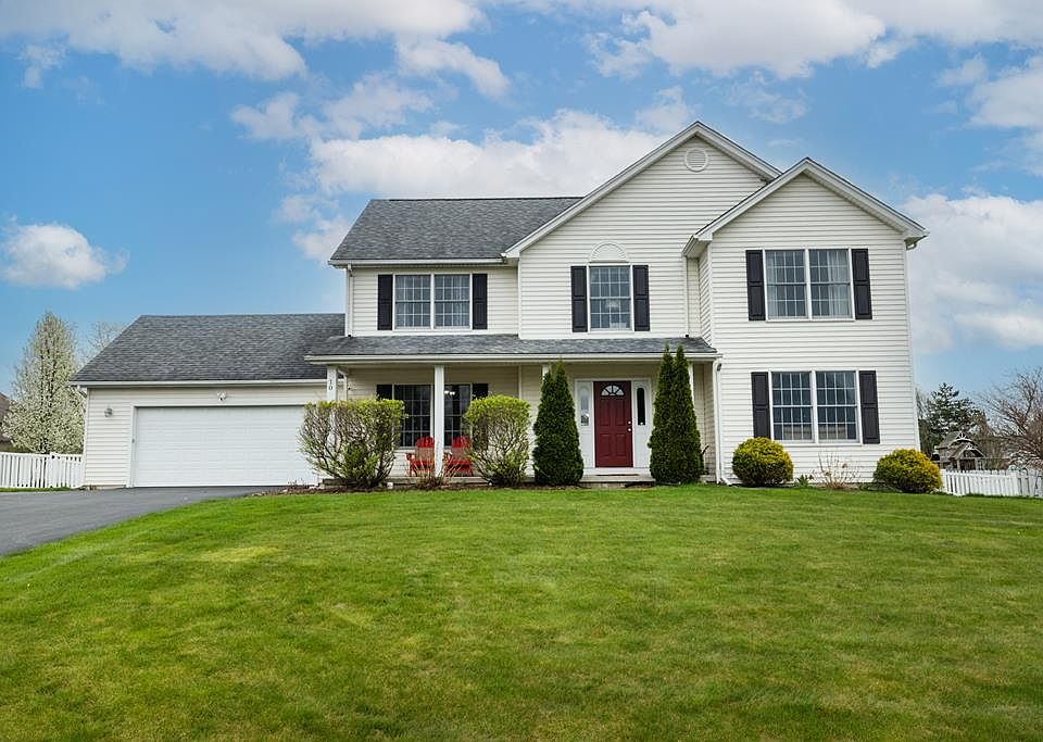1st image of 10 Chelsea Dr