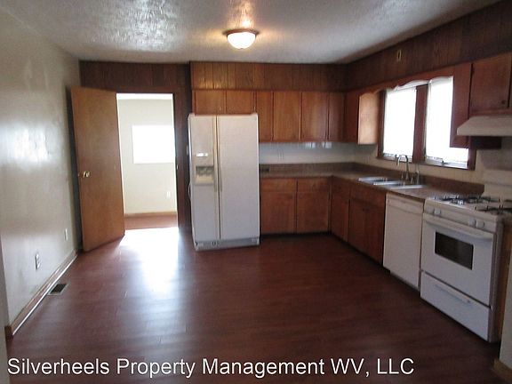 4th image of 2209 Hampton St