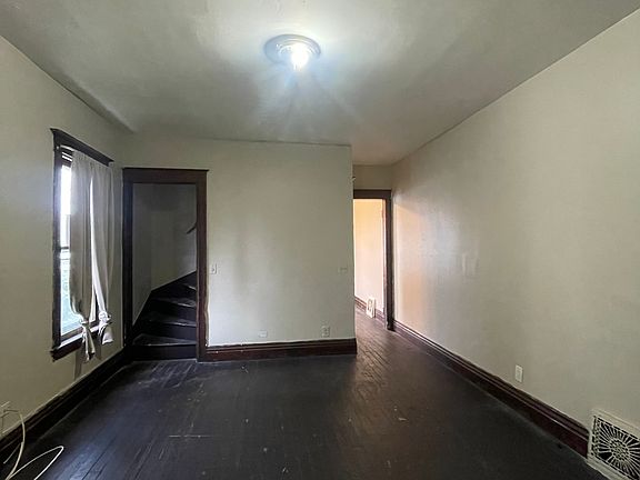 2nd image of 31 Barnum St #31