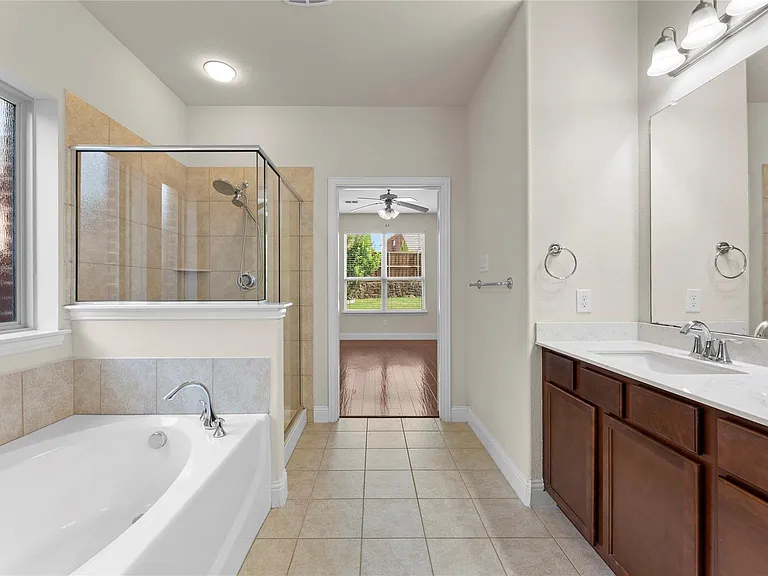 2678 Calmwood Dr — Photo 5