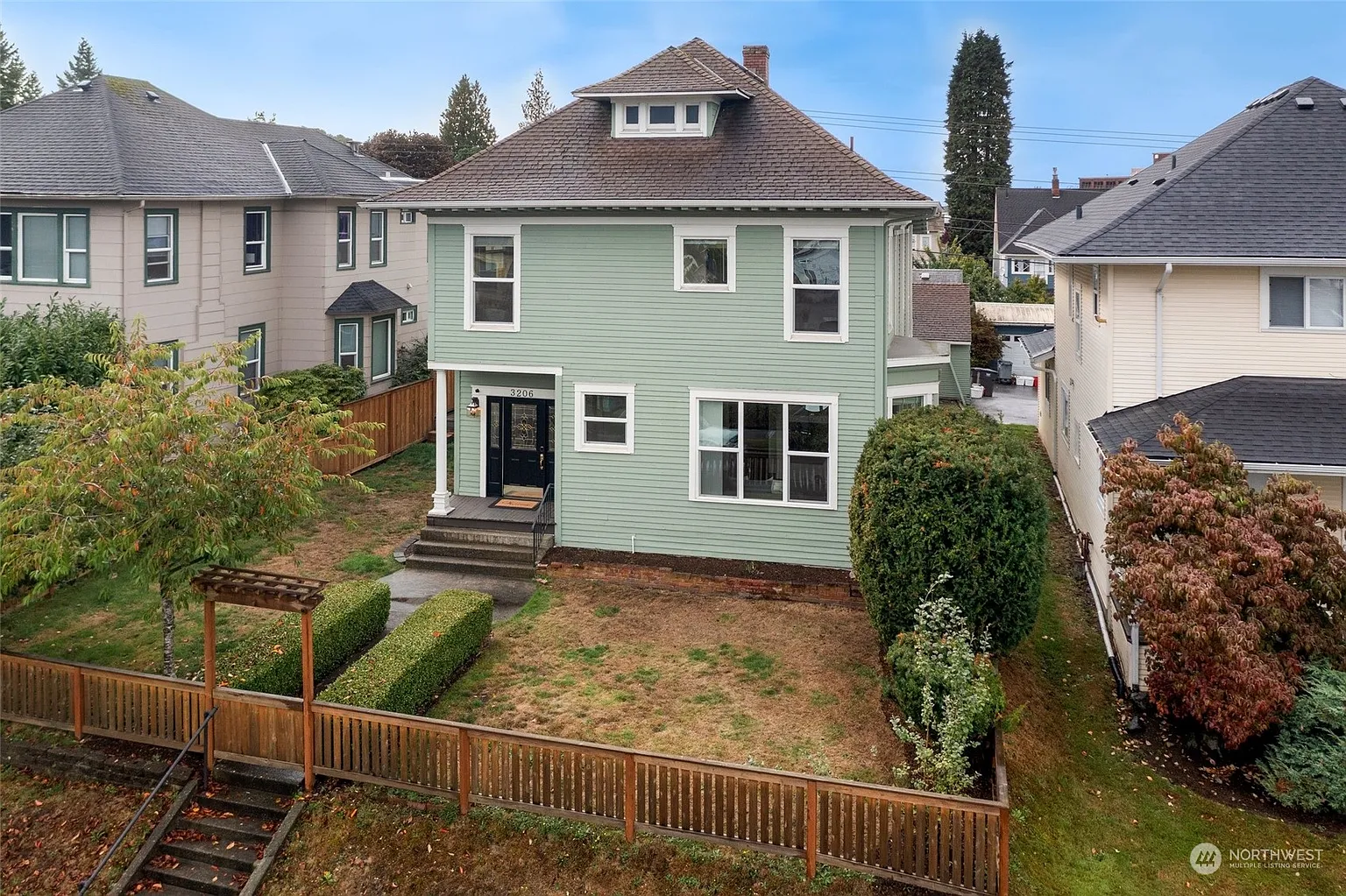 3206 Grand Avenue photo 1