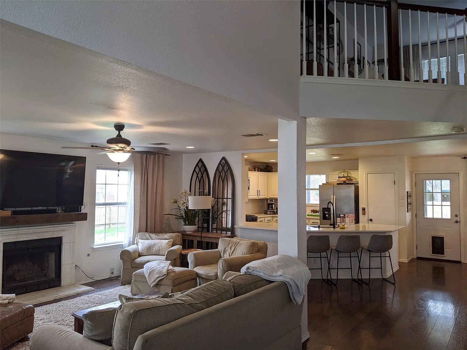 5 bed, 2.5 bath, 2640 sqft, $2,500 — Photo 4