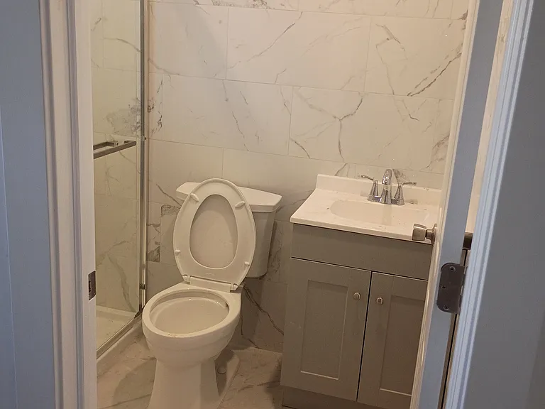 216 S 13th Ave — Photo 15
