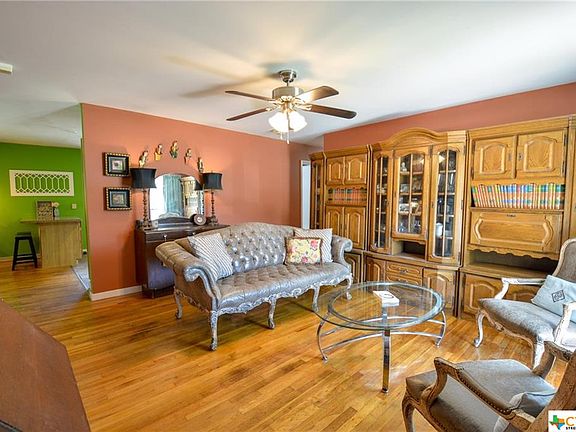 3rd image of 1403 Metropolitan Dr
