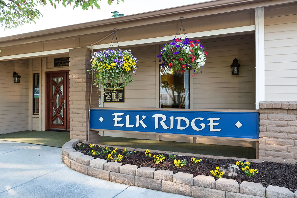 Building Photo - Elk Ridge