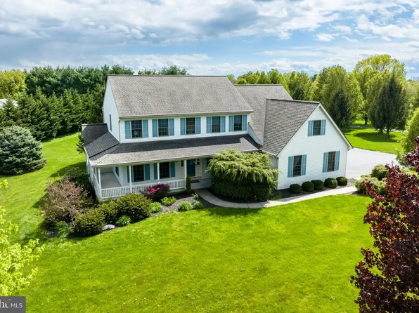 5762 Glen Oaks Dr, Narvon, PA 17555