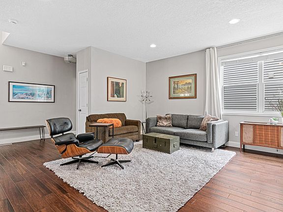 4th image of 1072 Delano Ct
