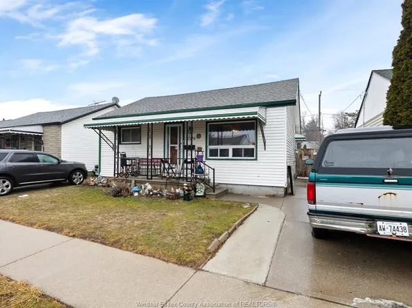 2270 Marentette Ave, Windsor, ON N8W 2C1