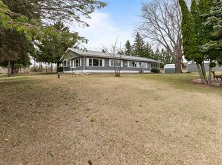 W7252 Kirschner Rd, Shiocton, WI 54170