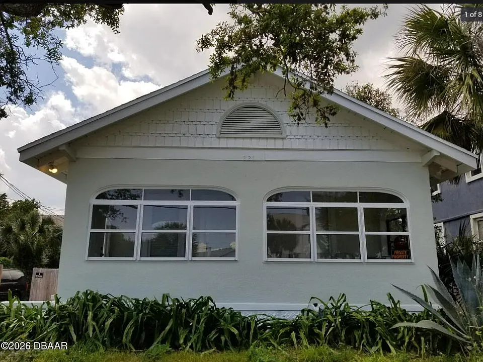 221 N Oleander Ave