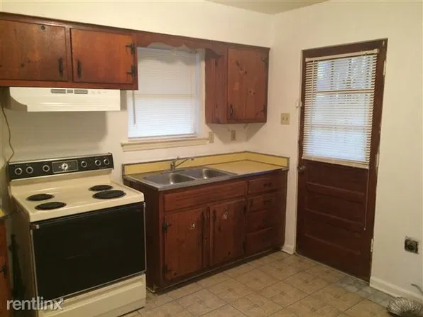 5323 Loch Lomond Rd, Memphis, TN 38116