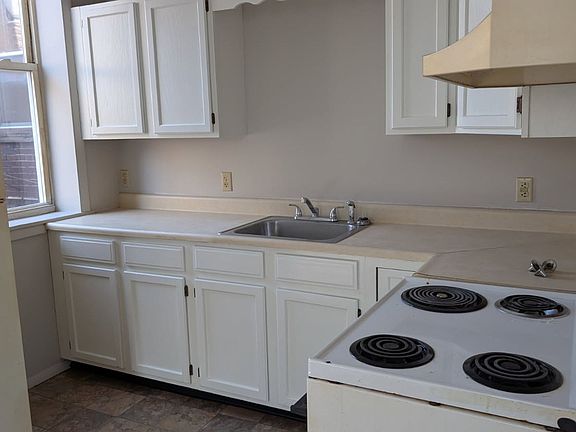 4th image of 325 Market St #4