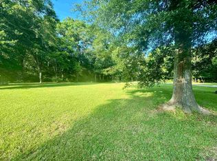 V E Hazeloak Dr, Baker, LA 70714