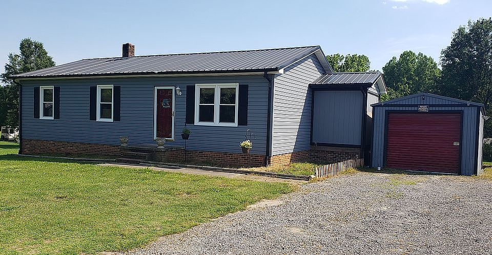 2nd image of 1121 Hoots Rd