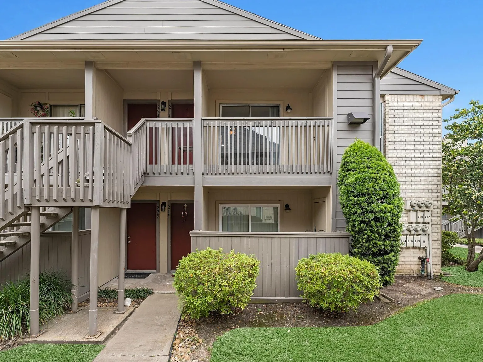 2 bed, 1.0 bath, 864 sqft, $1,250 — Photo 4