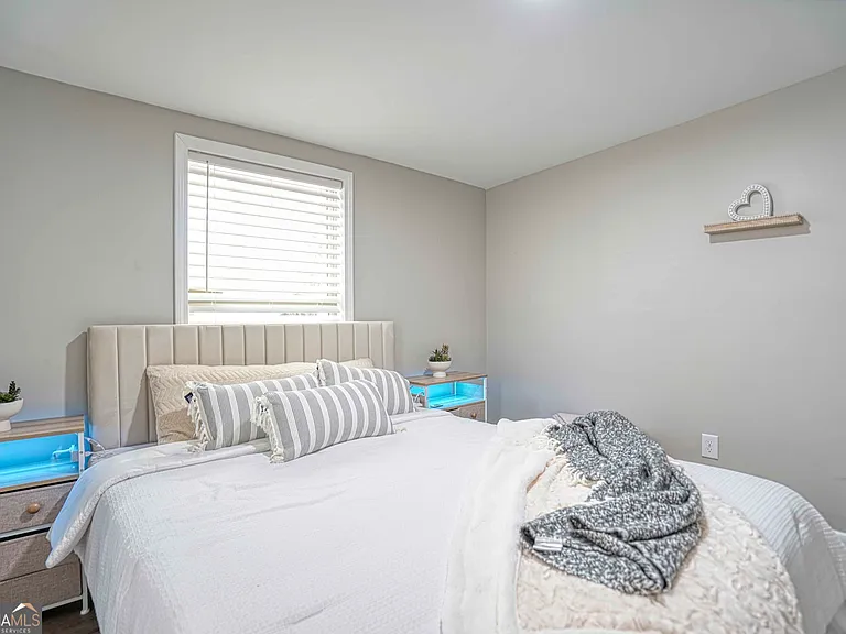 1827 Dunlap Ave — Photo 14