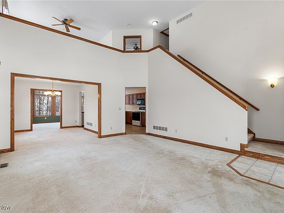 4th image of 1394 Golden Ln
