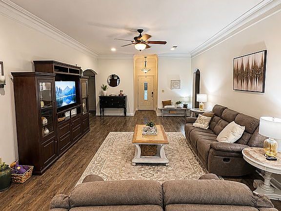 4th image of 171 Waverly Cir