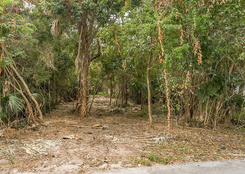 130 5th St, Apalachicola, FL 32320 Zillow