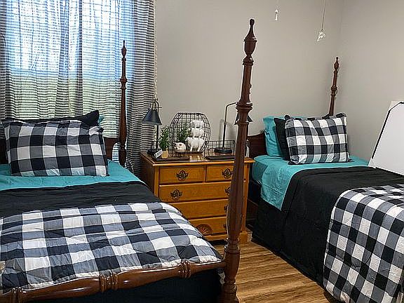 4th image of 1775 Lauren Ln