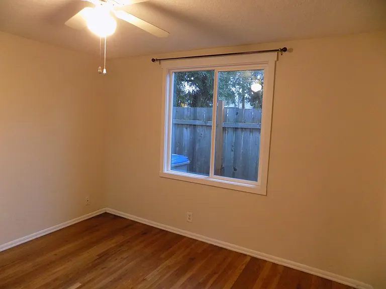 12020 SW Lincoln Ave — Photo 20