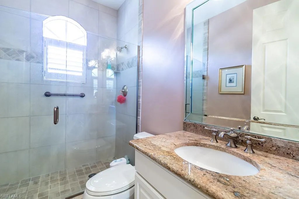 3 bed, 2.5 bath, 2400 sqft, $9,000 — Photo 3