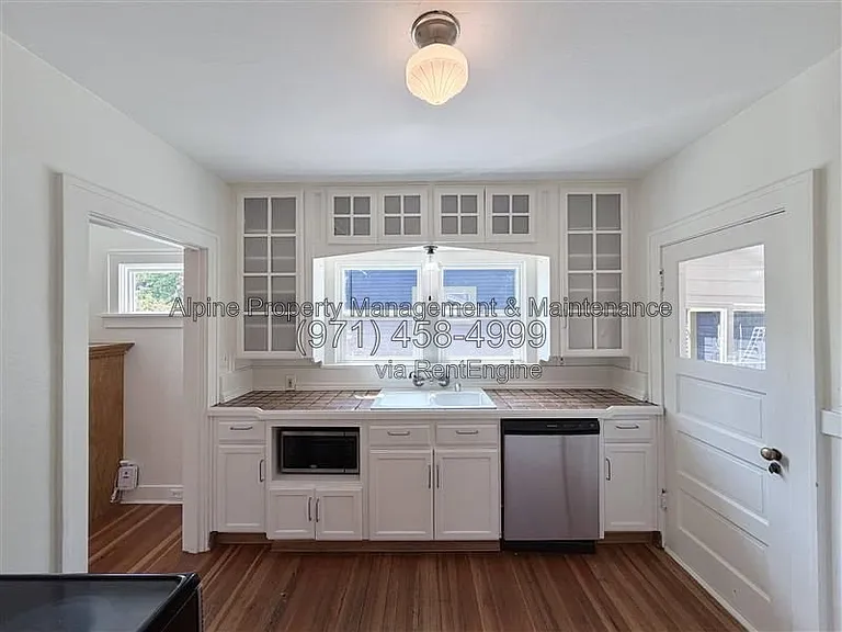 6425 N Curtis Ave — Photo 6