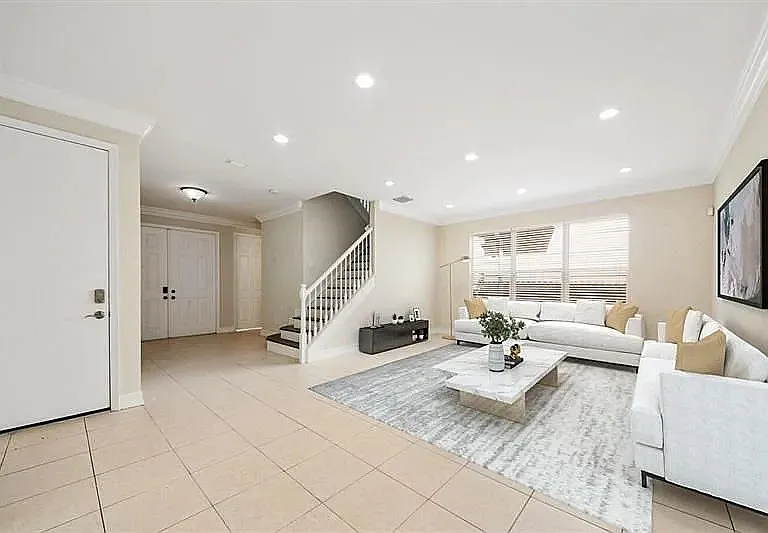 8477 Breezy Hill Dr — Photo 5